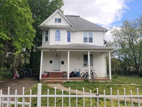 Photo of 61 East Avenue, Freeport, NY 11520 (MLS # 921341)