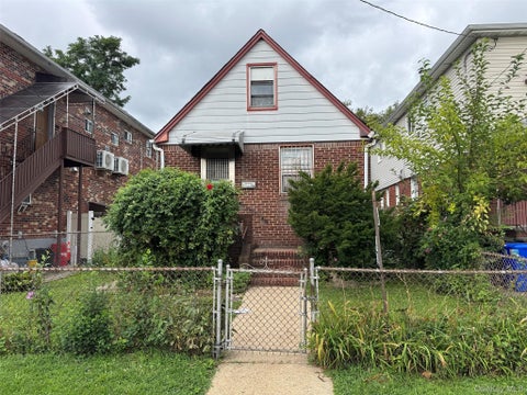Homes For Sale - 76-36 166th Street<br/> Fresh Meadows, NY 11366