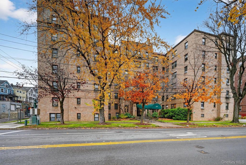 Photo of 475 Bronx River Road #2D, Yonkers, NY 10704 (MLS # 978067)