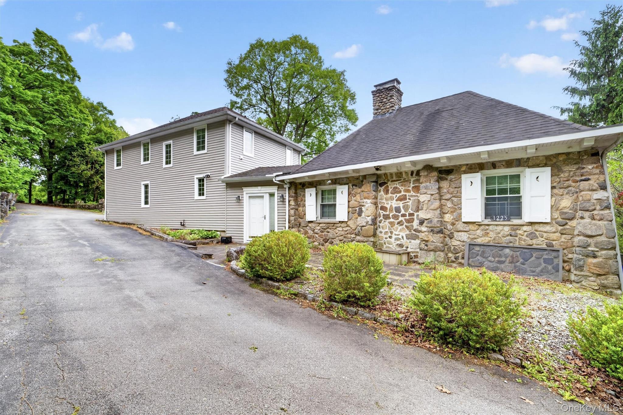 1225 Albany Post Road