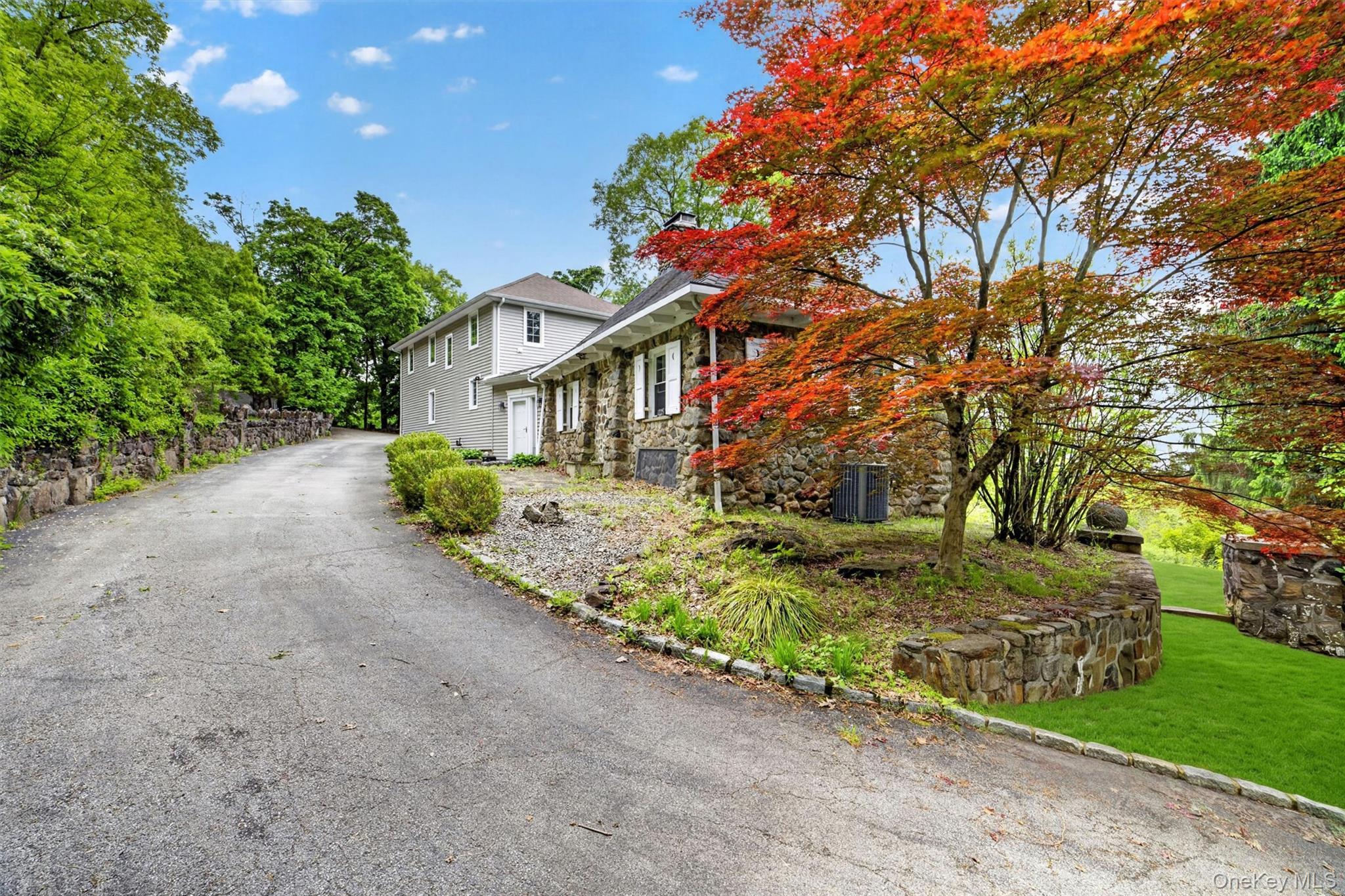 1225 Albany Post Road