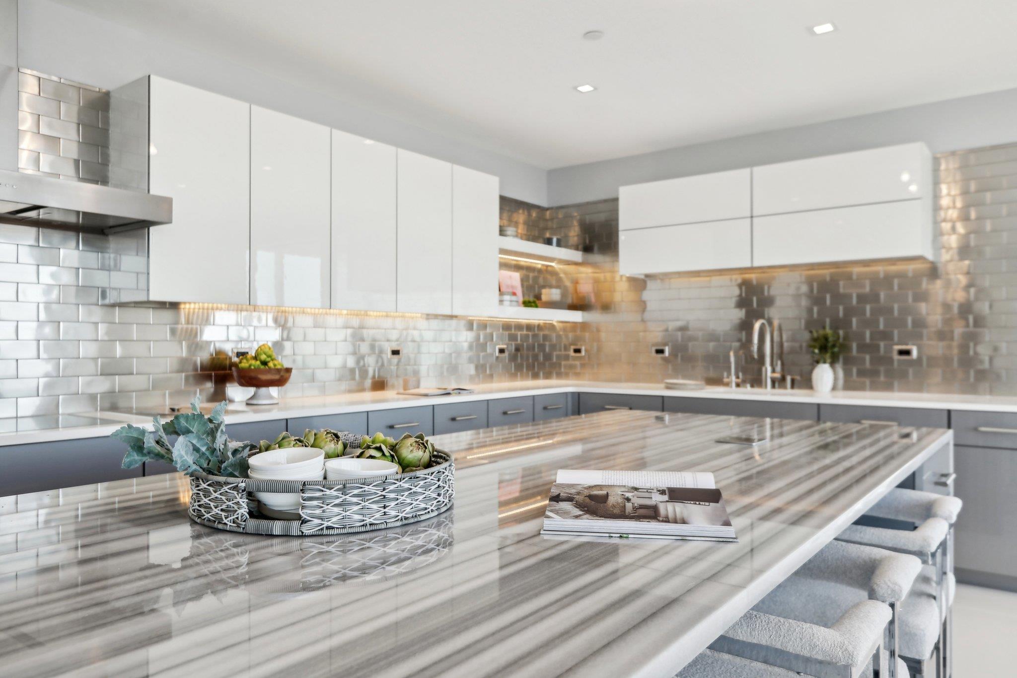 5 Renaissance Square PH41C