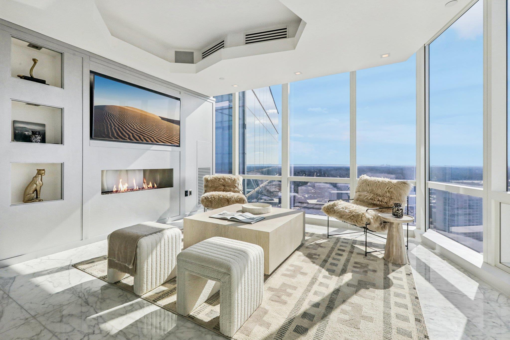 5 Renaissance Square PH41C