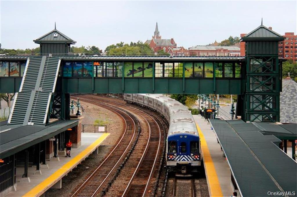 18 Rivers Edge Drive 305