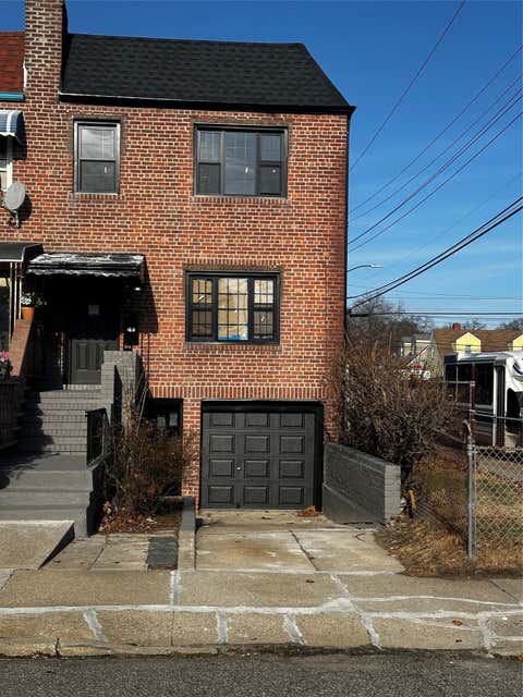 Homes For Sale - 225-53 Murdock Avenue<br/> Queens Village, NY 11429