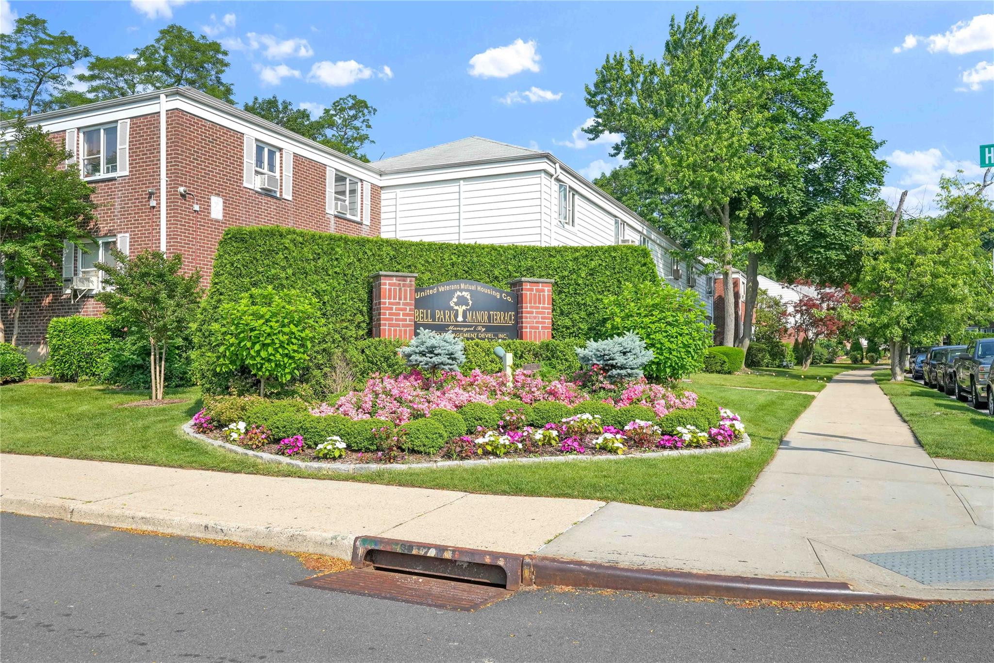 Property for Sale at Hillside Avenue 2, Queens Village, Queens, NY - Bedrooms: 2 
Bathrooms: 1 
Rooms: 4  - $258,000