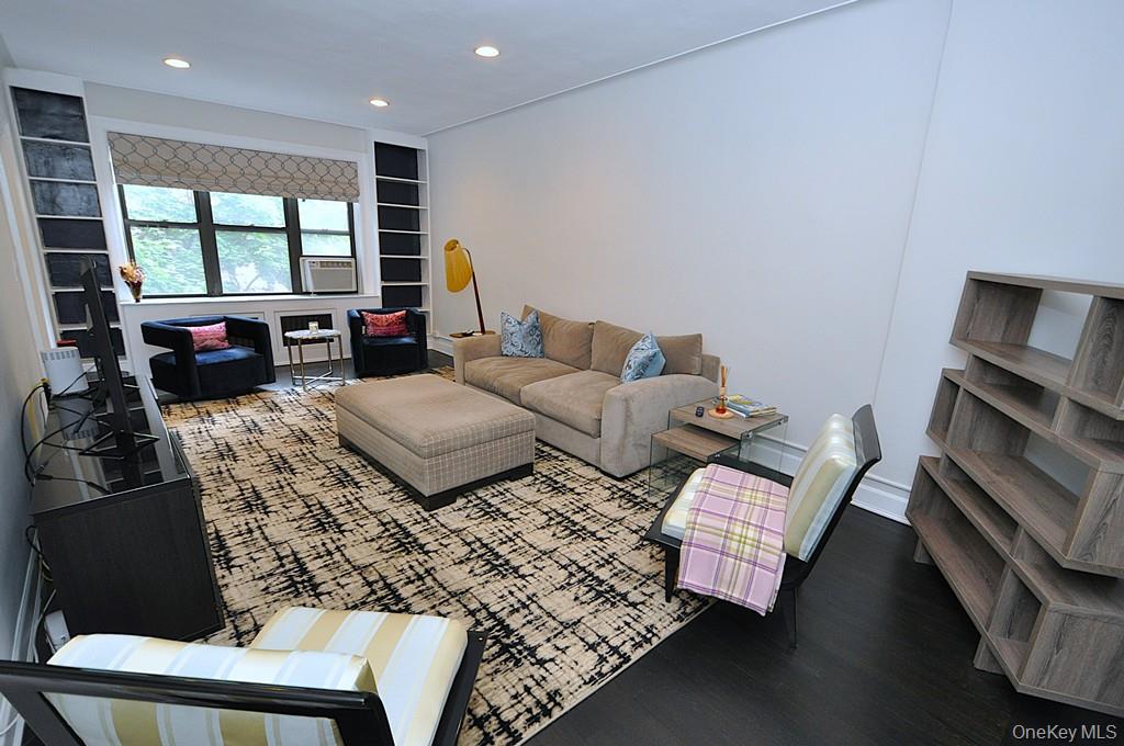 143 Garth Road 4N