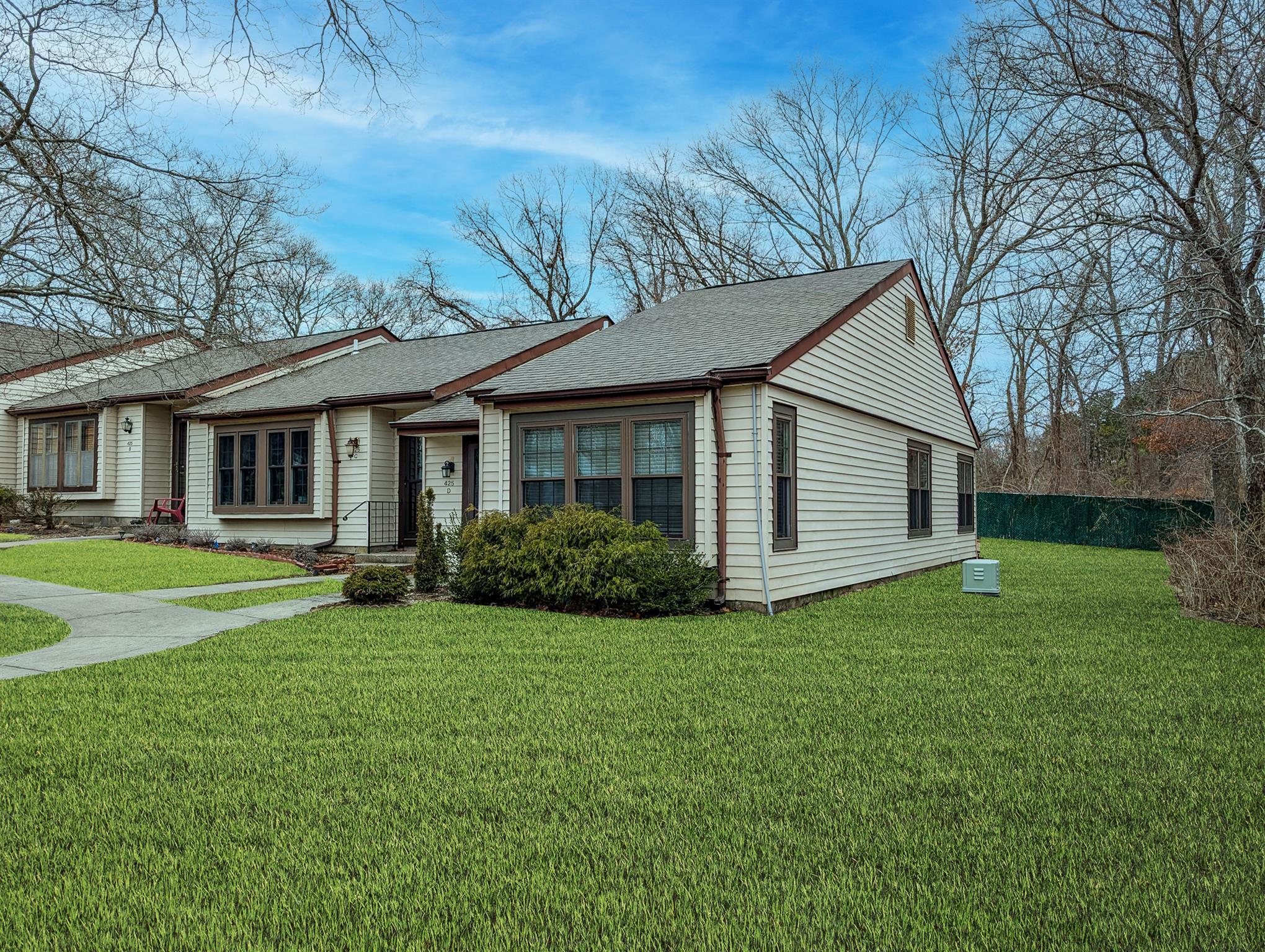 425 Bridgewater Drive #D, Ridge, New York image 3