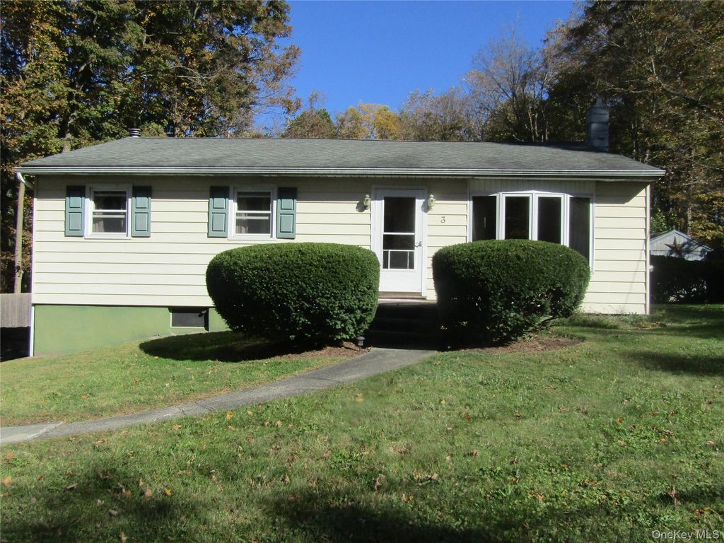 Photo of 3 Marshall Drive, Poughkeepsie, NY 12601 (MLS # 923309)