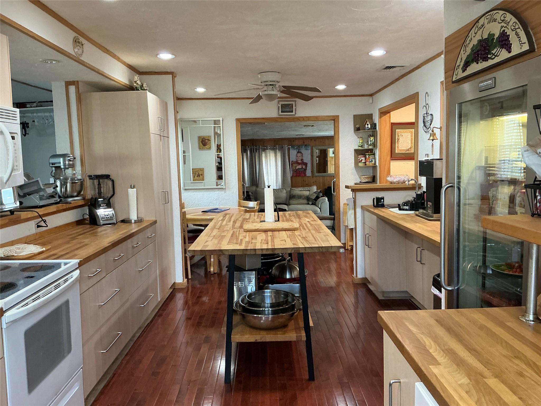 110 Peach Street, Brentwood, New York image 10