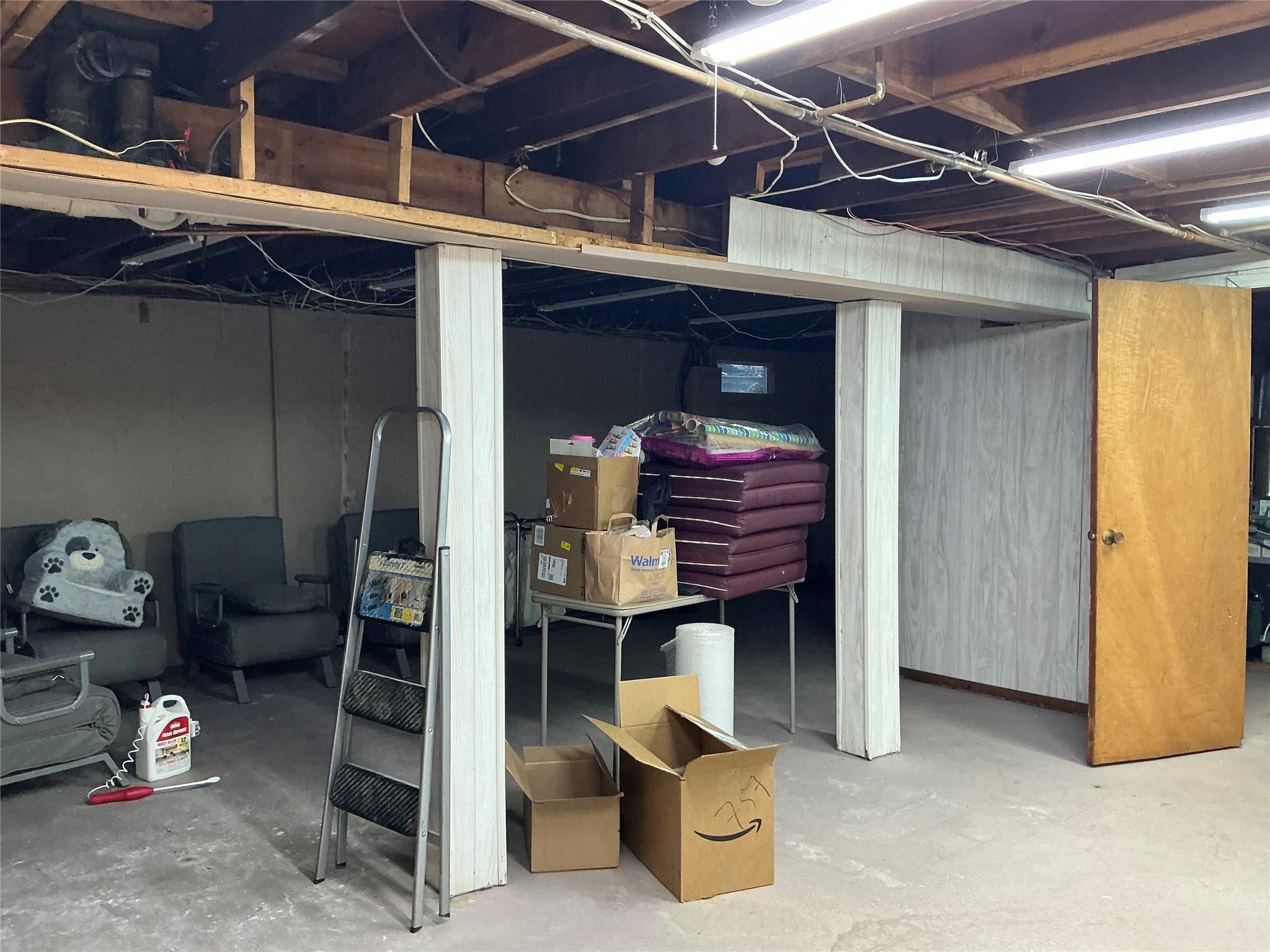 110 Peach Street, Brentwood, New York image 21