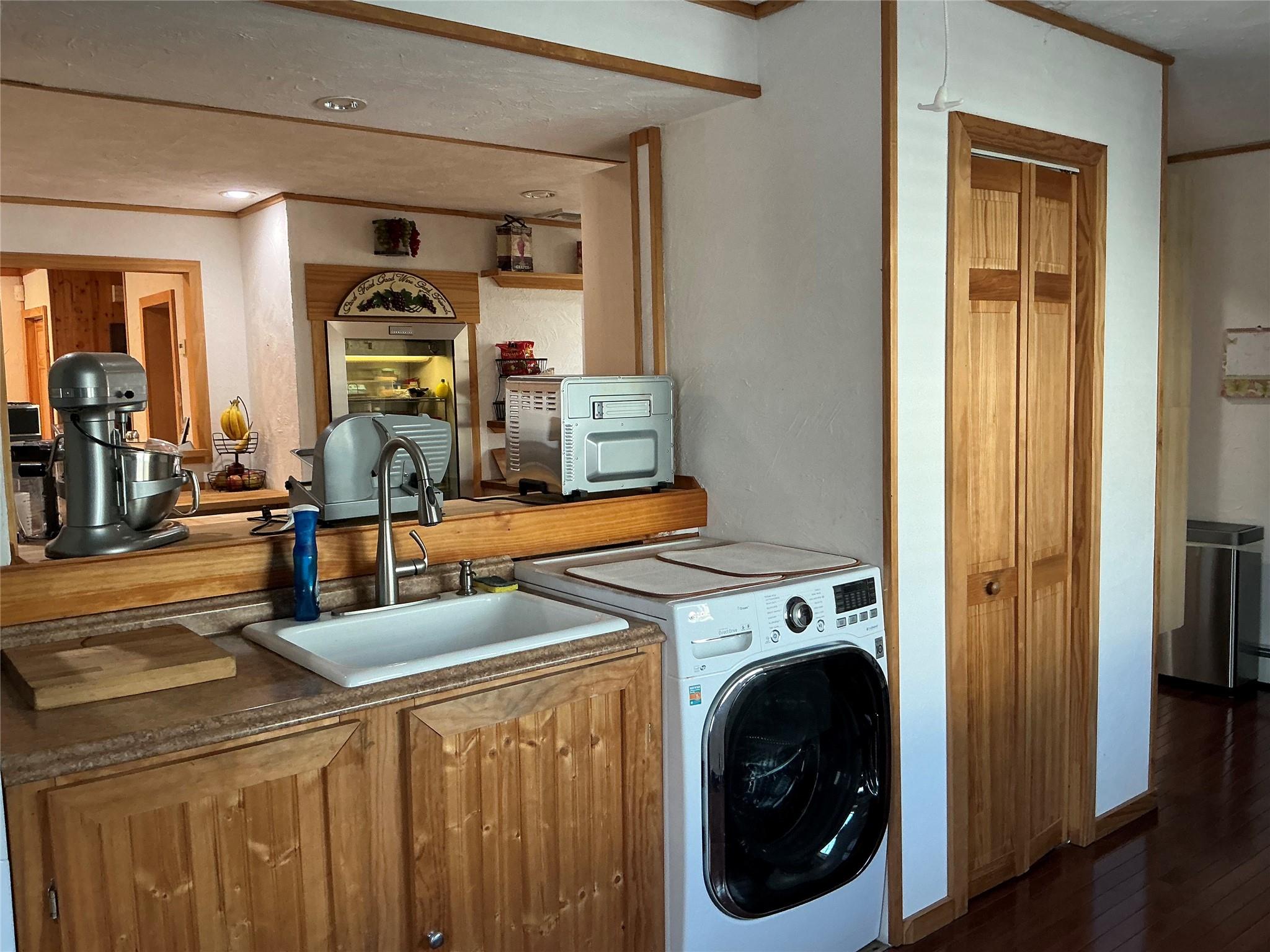 110 Peach Street, Brentwood, New York image 13
