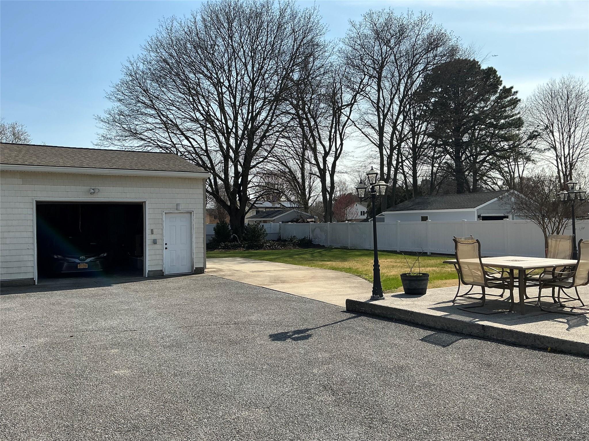 110 Peach Street, Brentwood, New York image 26