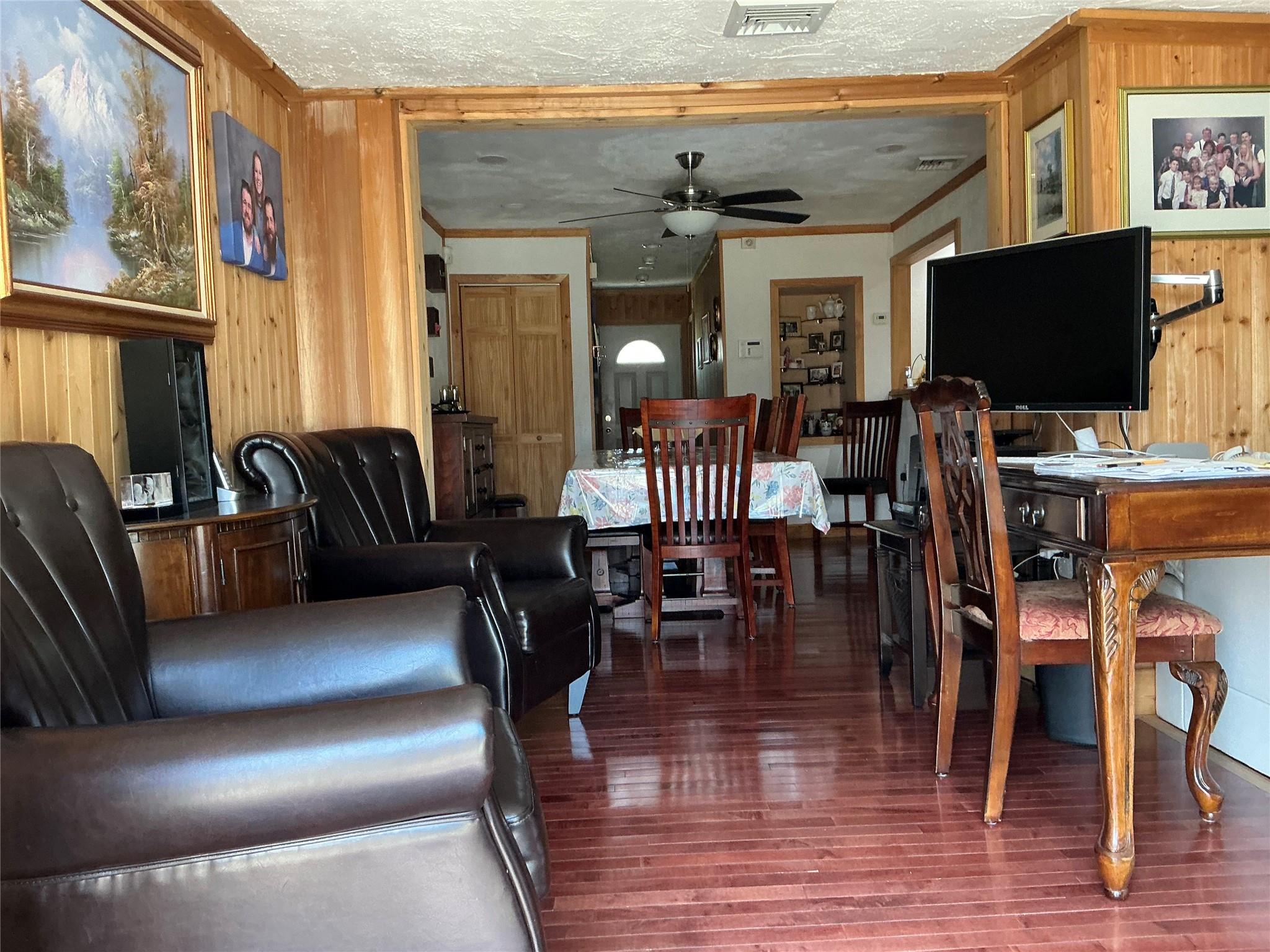 110 Peach Street, Brentwood, New York image 5