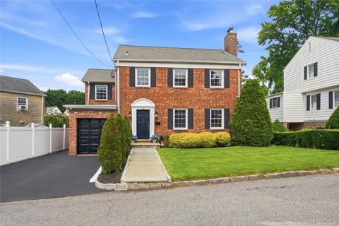 Homes For Sale - 32 Huntington Drive<br/> Yonkers, NY 10704