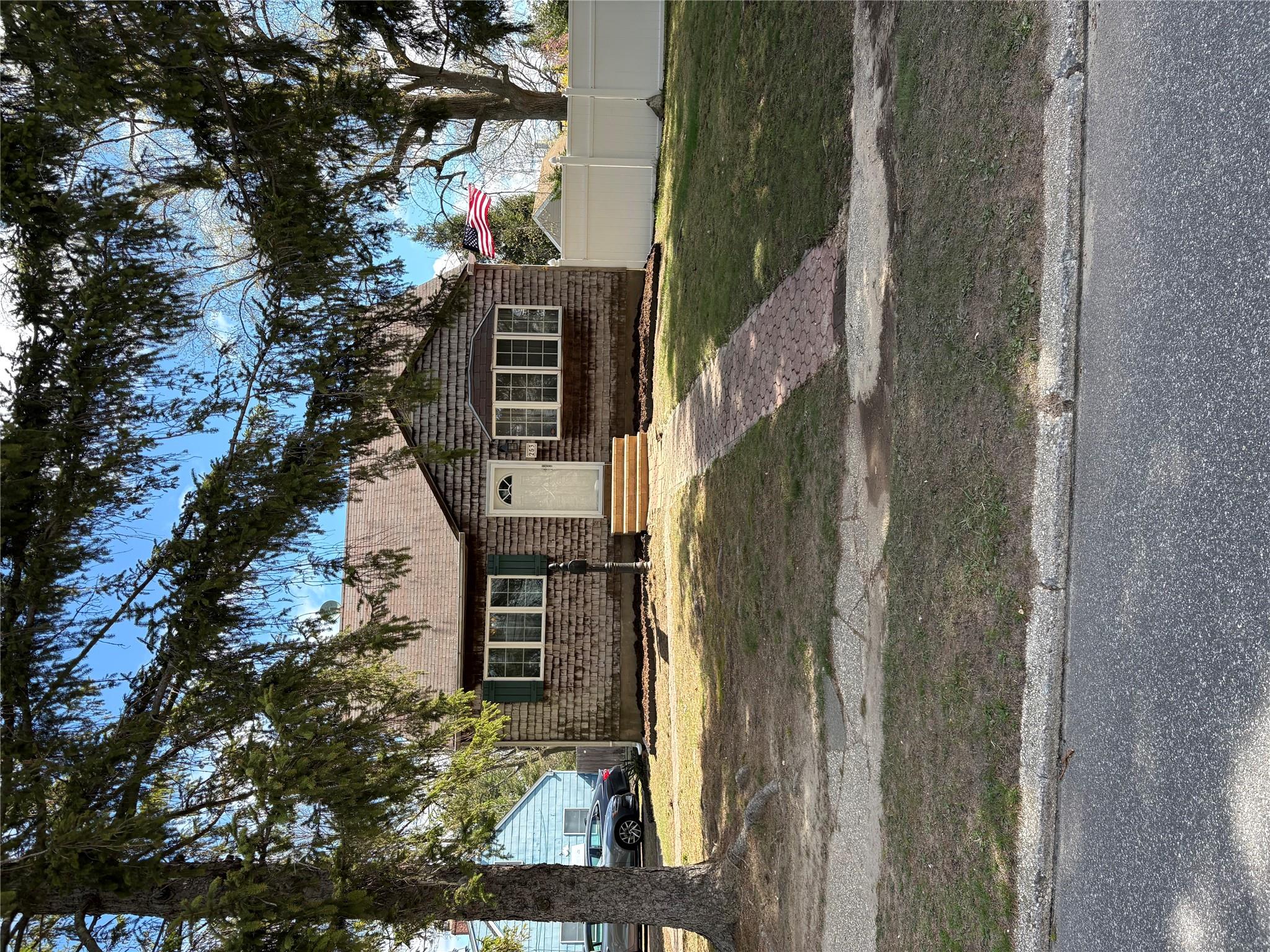 253 Sears Road, West Islip, New York image 1