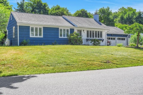 Homes For Sale - 22 Greenvale Farms Road<br/> Poughkeepsie, NY 12603