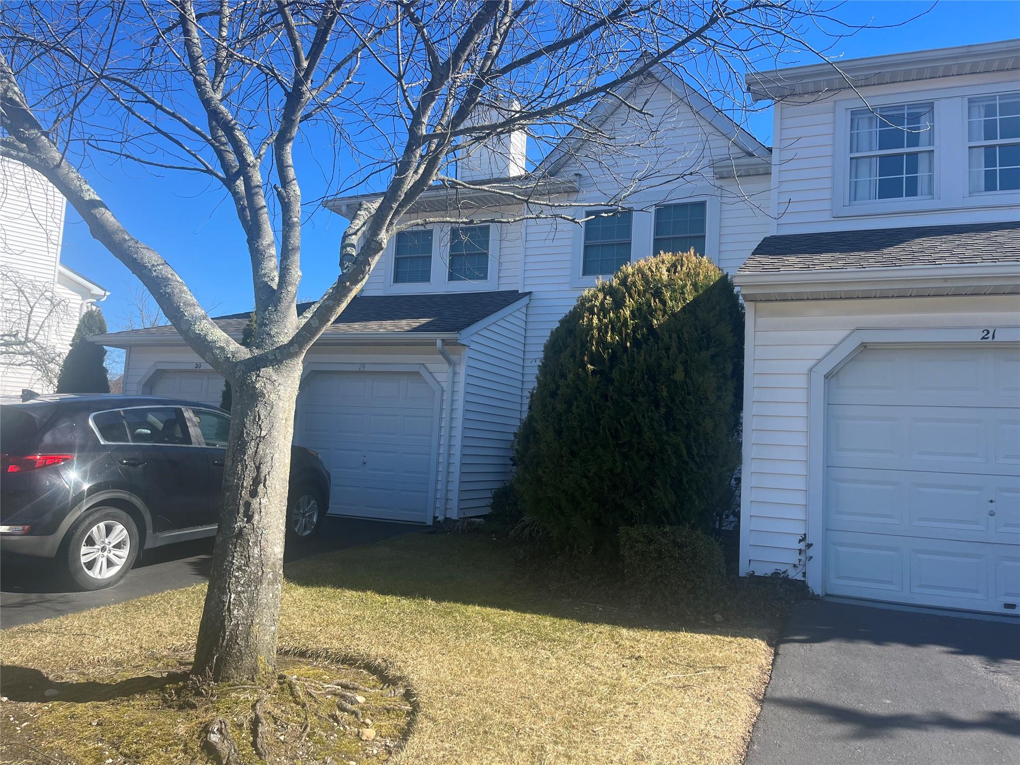 19 Erin Lane #19, East Setauket, New York image 1
