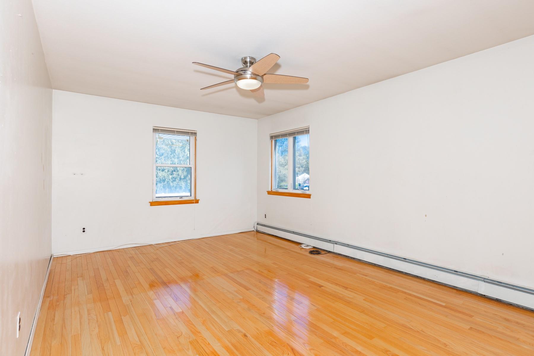 376 Singingwood Drive, Holbrook, New York image 12