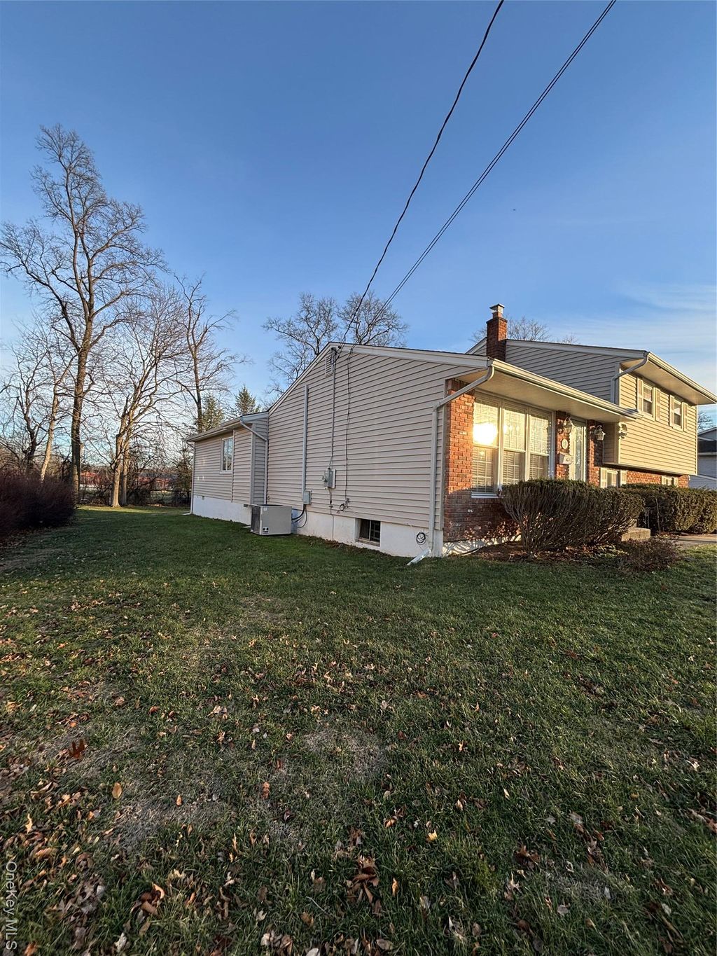 Photo of 12 Stratford Place, New City, NY 10956 (MLS # 945935)