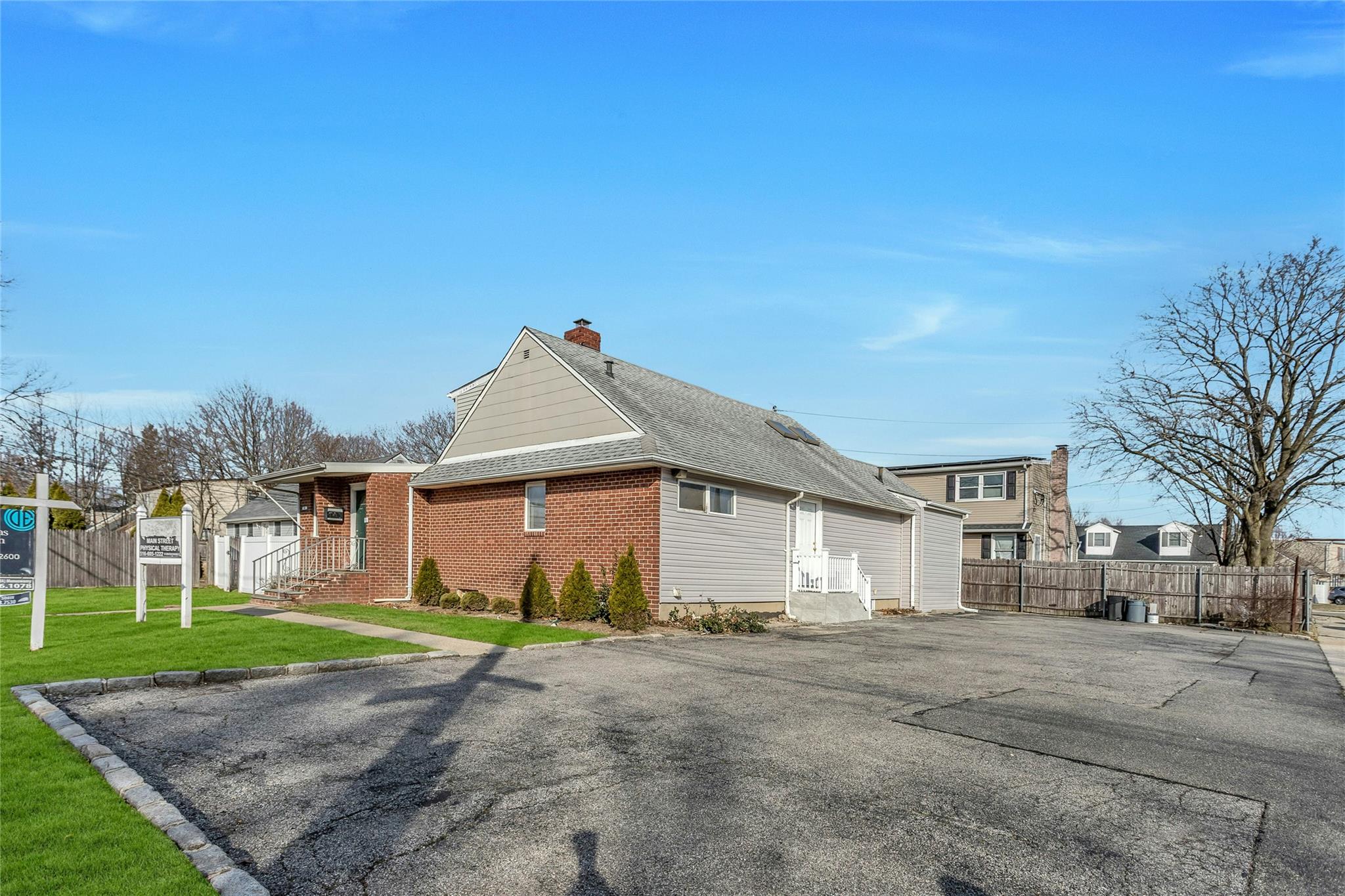 558 Old Country Road, Plainview, New York image 31