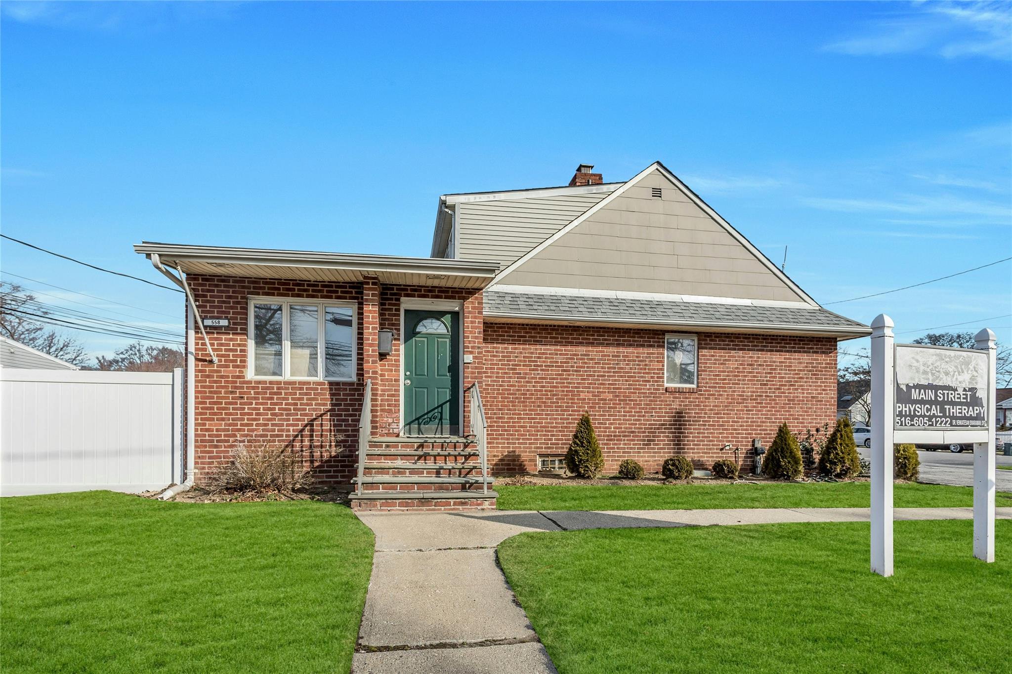 558 Old Country Road, Plainview, New York image 30