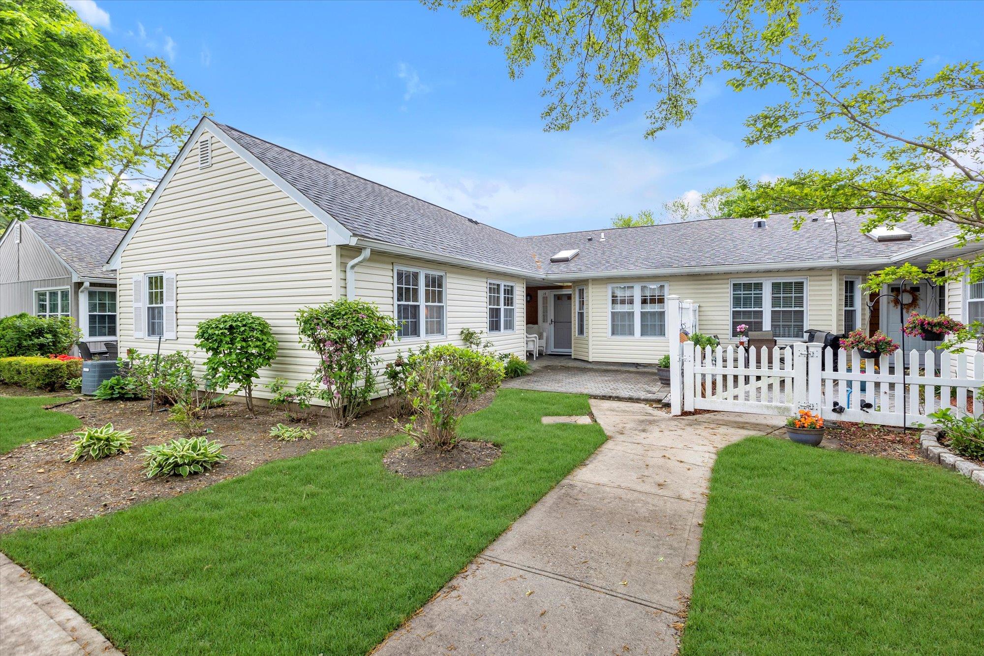 14 Revere Drive Dr, Sayville, New York image 1