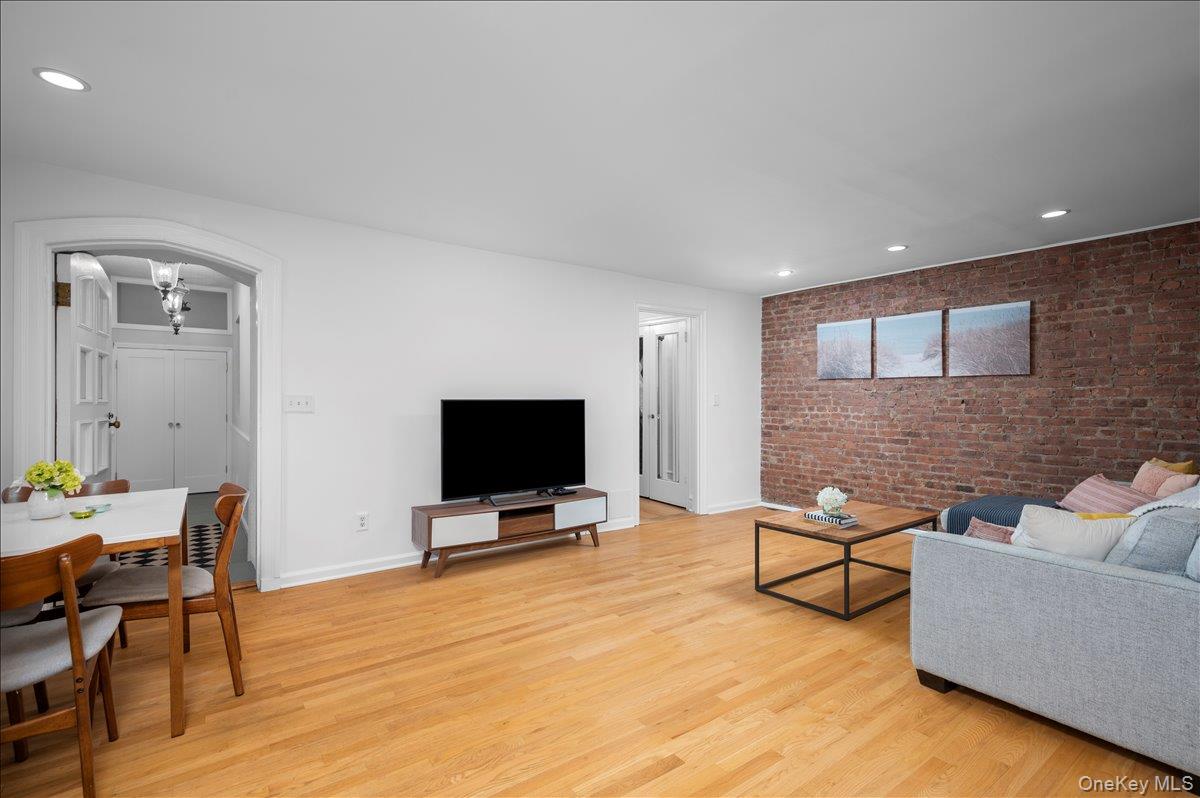 14 N Chatsworth Avenue 1A