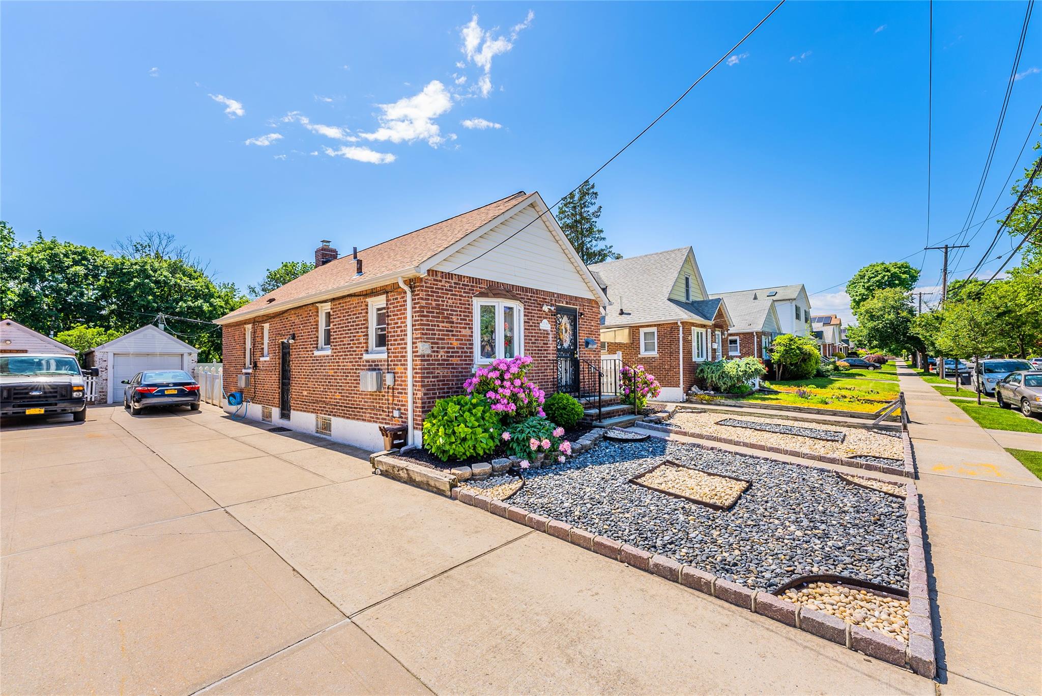 171-40 Pidgeon Meadow Road, Flushing, New York image 31