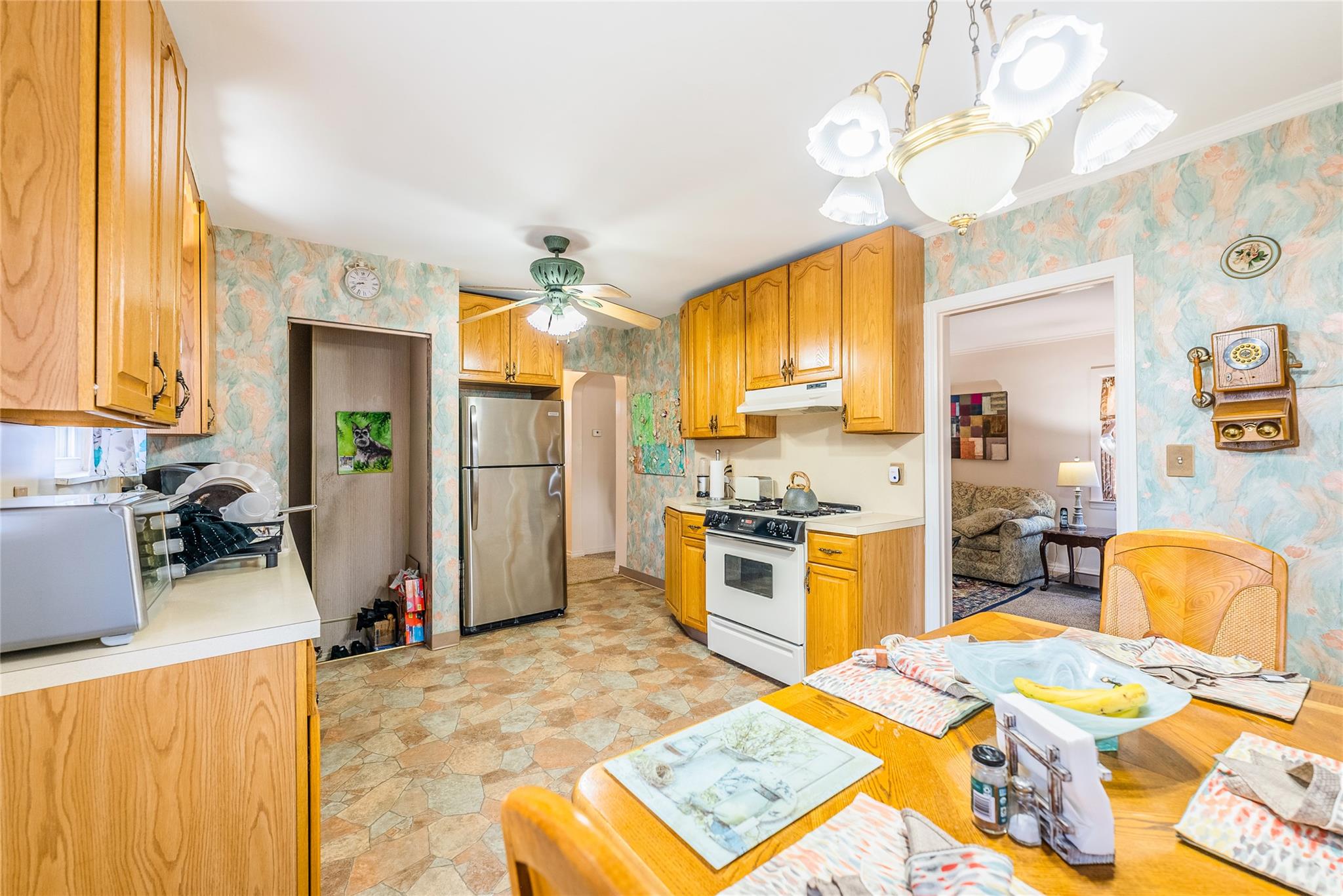 171-40 Pidgeon Meadow Road, Flushing, New York image 13