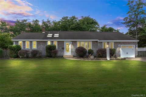 Homes For Sale - 324 Durkee Lane<br/> East Patchogue, NY 11772