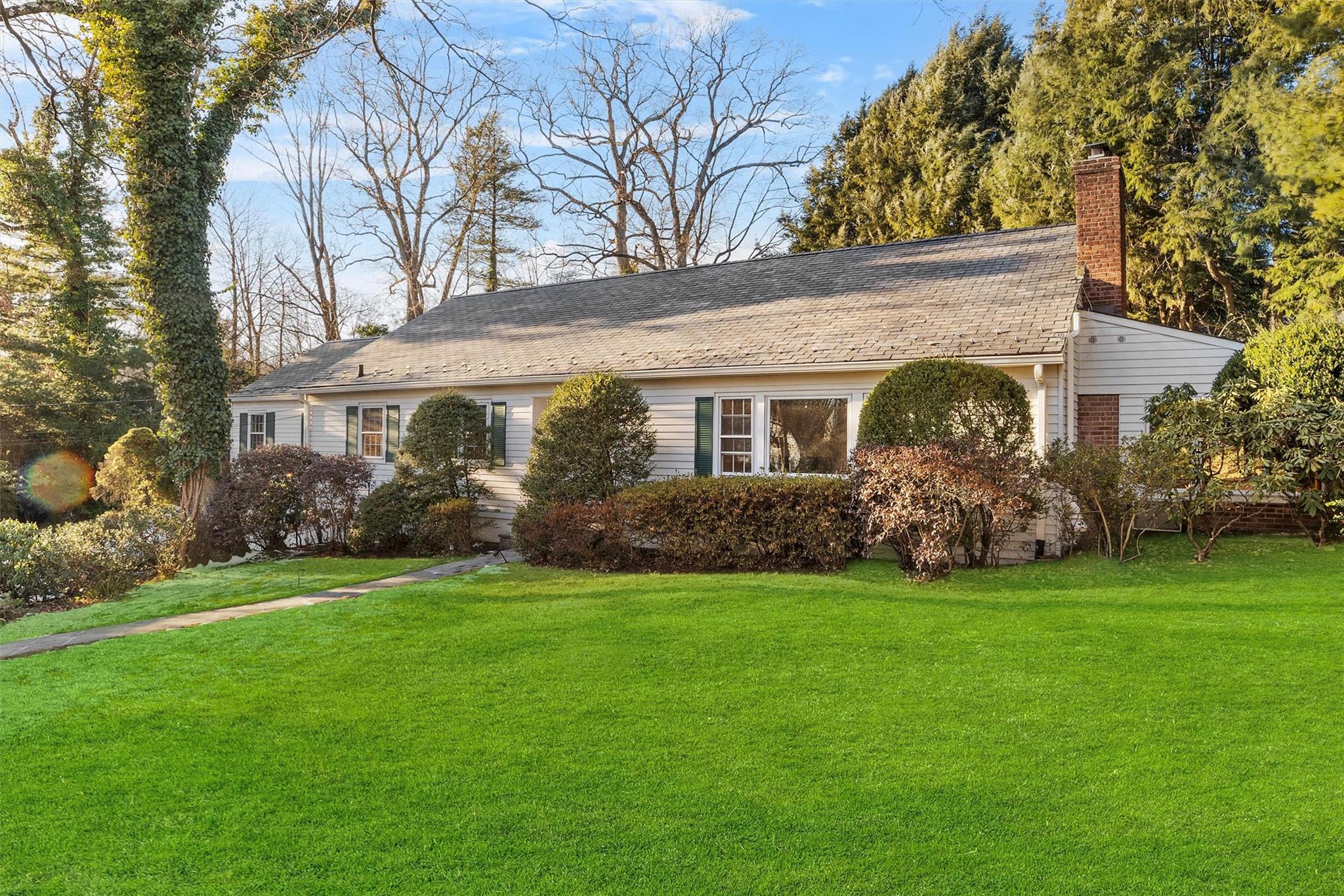 Tory Lane, Scarsdale, New York - 4 Bedrooms  
4 Bathrooms - 