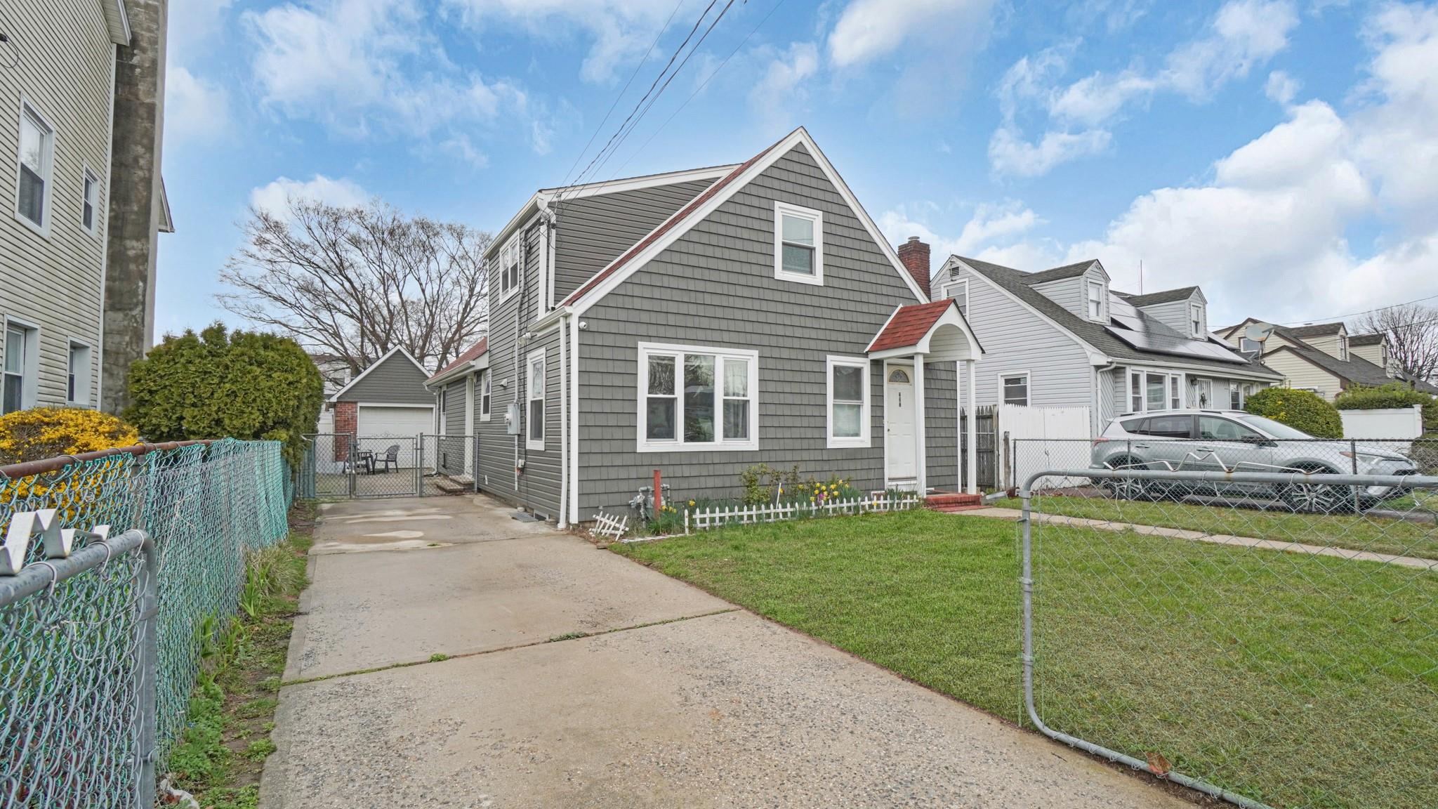 237 Windsor Parkway, Hempstead, New York image 2