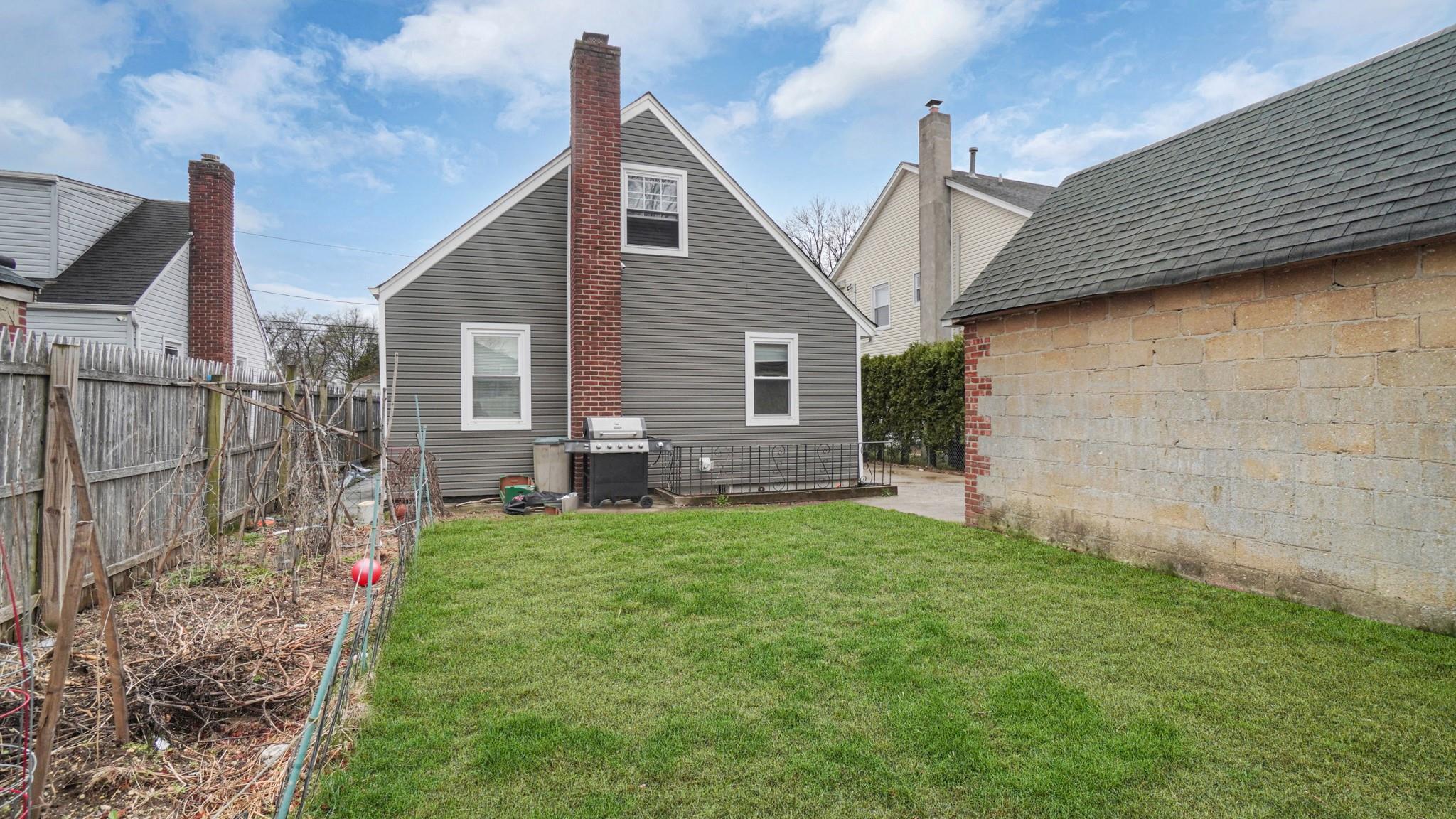 237 Windsor Parkway, Hempstead, New York image 4
