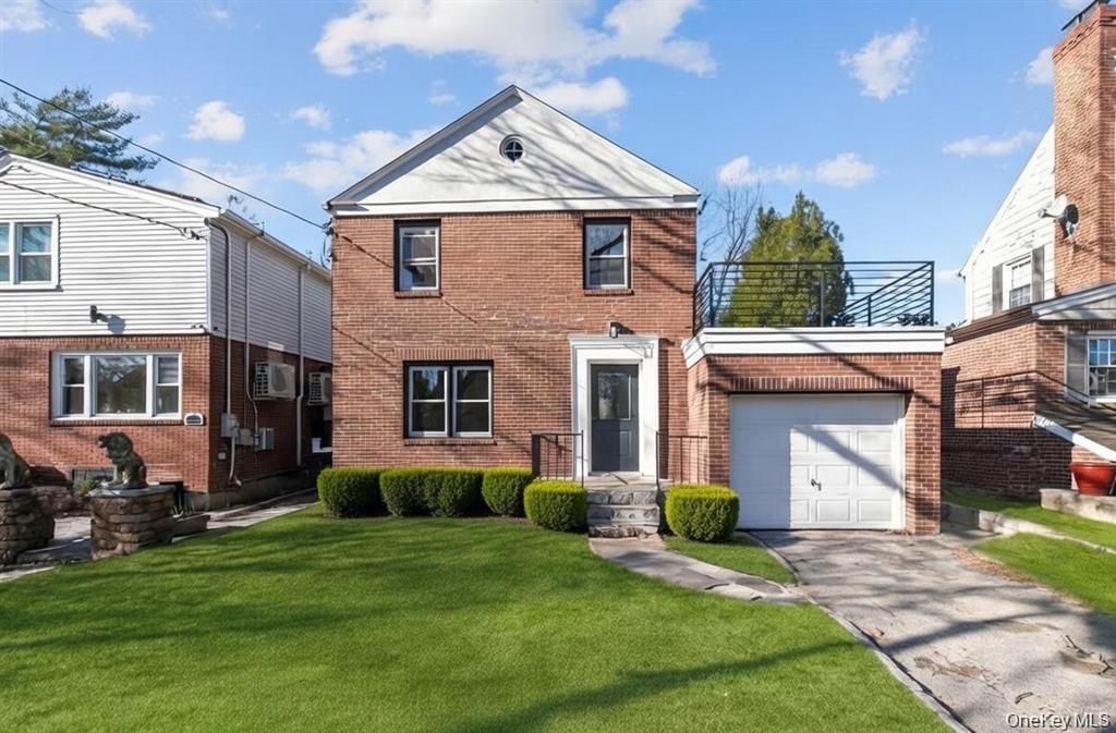 Photo of 25105 51st Avenue, Little Neck, NY 11362 (MLS # 967870)