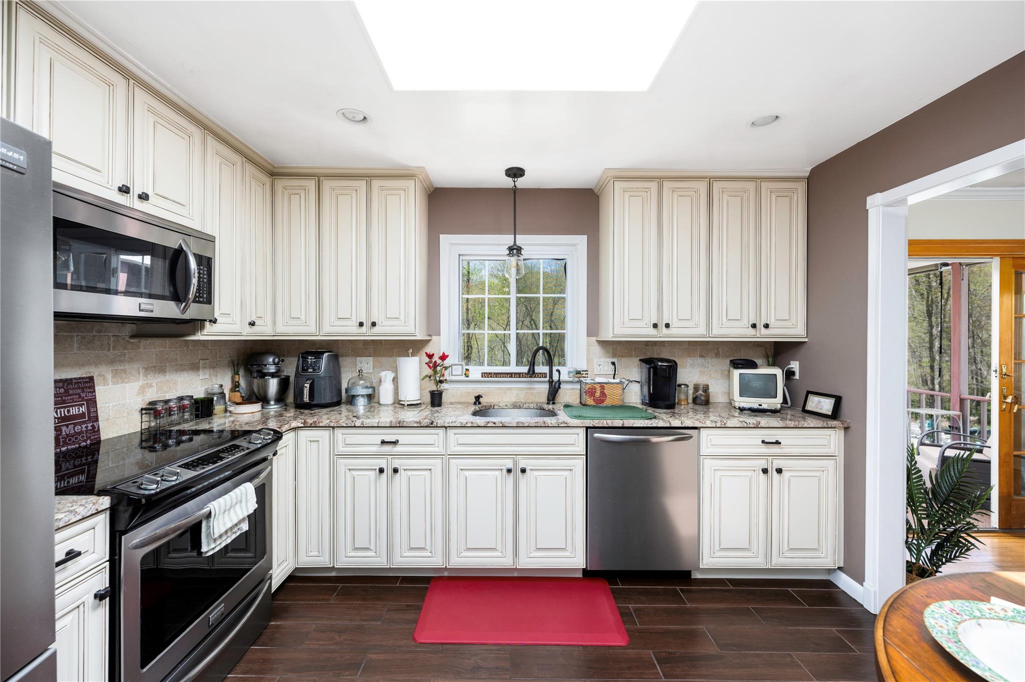 111 Red Mills Road, Mahopac, New York image 12