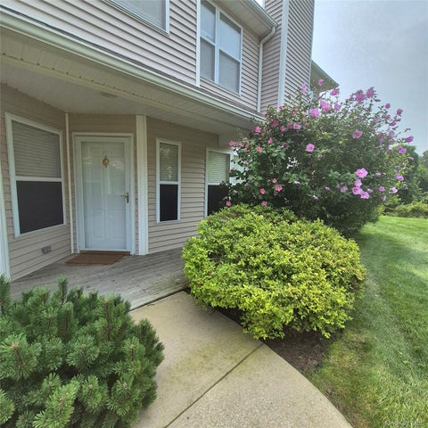 Condo For Sale - 2501 Willow Pond Drive<br/> Riverhead, NY 11901