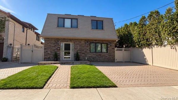 3312 211TH ST, BAYSIDE, NY 11361 - Image f6b2b1fb24d0c36c2aac139250c2d7c3/3908746792
