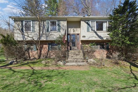 Photo of 635 S Pascack Road, Spring Valley, NY 10977 (MLS # 986624)