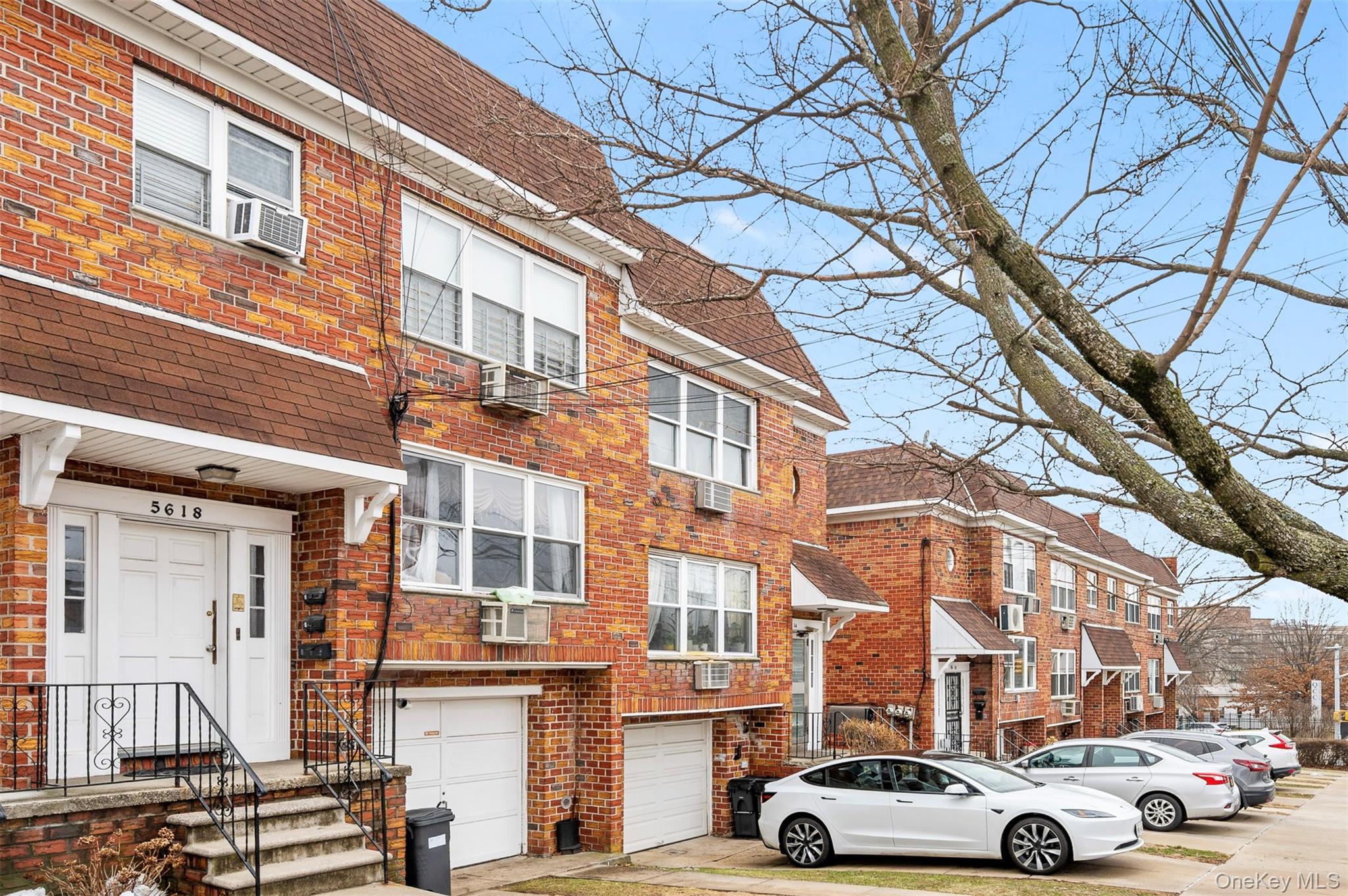 56-18 Cloverdale Boulevard