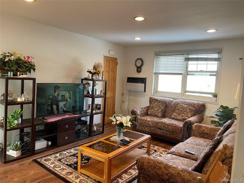 Homes For Sale - 58-28 251st Street #UPPER UNIT<br/> Little Neck, NY 11362