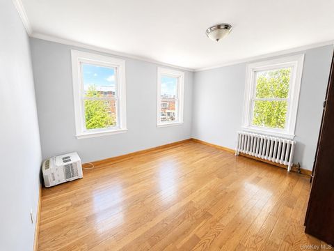 Apartment For Rent - 21734 Hempstead Avenue<br/> Queens County, Queens Village, NY 11429