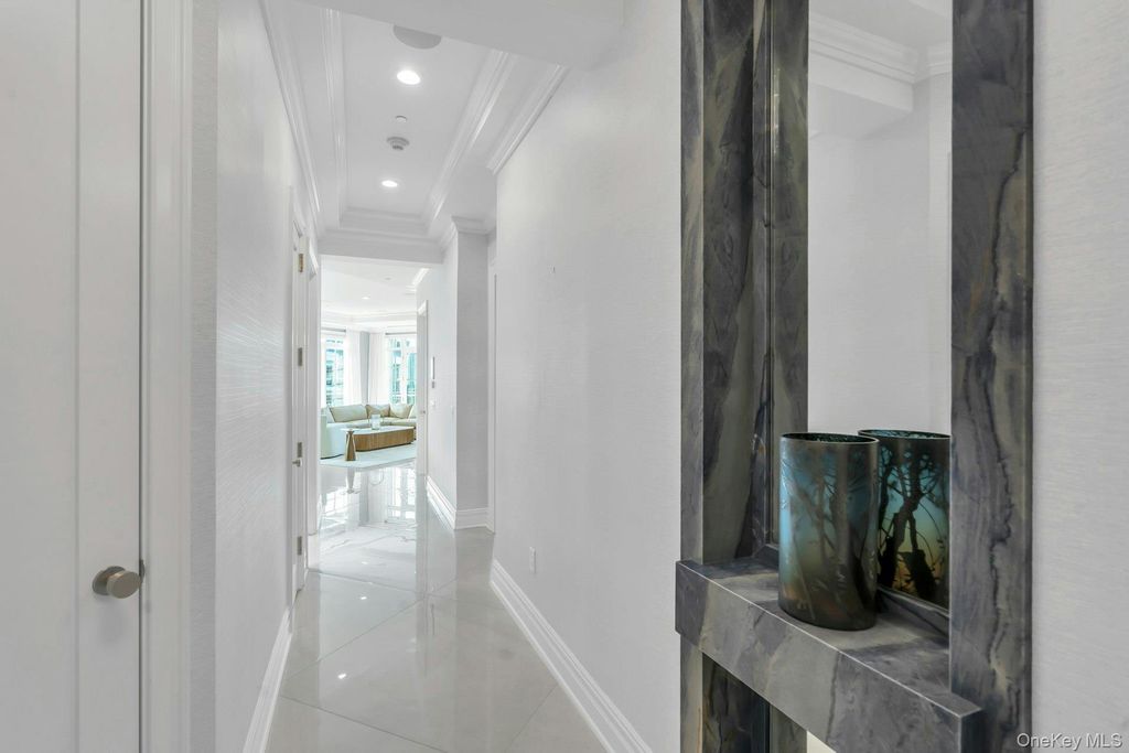 Photo of 3000 Royal Court #3306 PH, North Hills, NY 11040 (MLS # 958943)