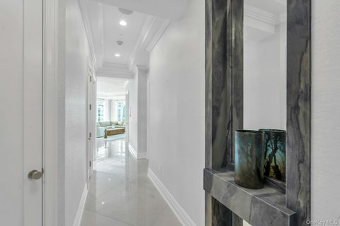 3000 Royal Court 3306 PH North Hills NY 11040