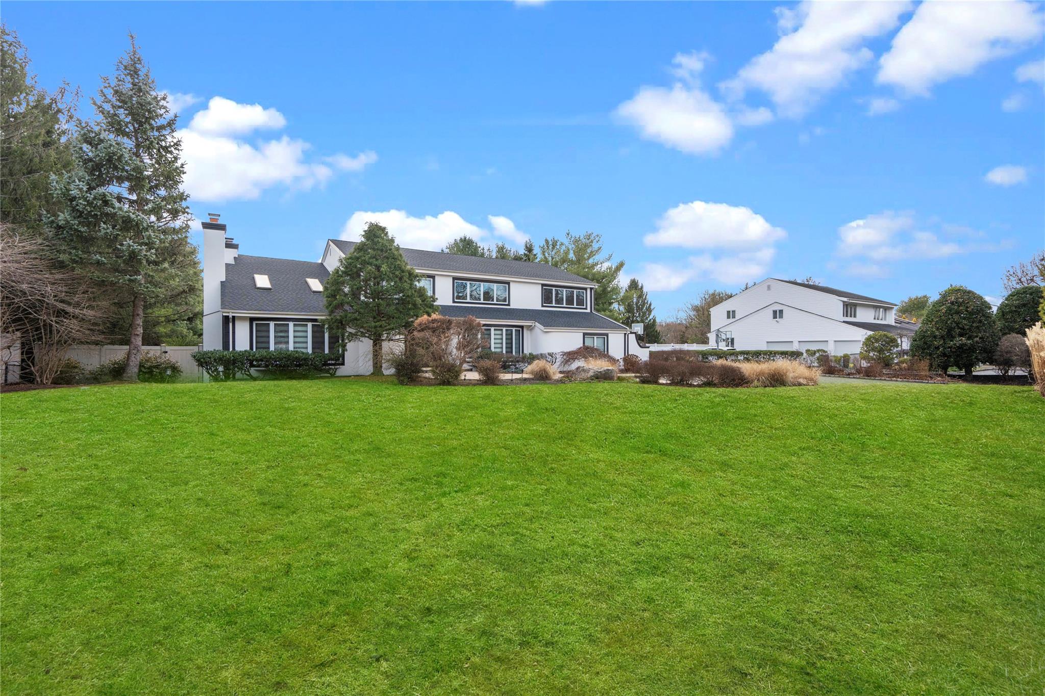 55 Westwood Court, Woodbury, New York image 3