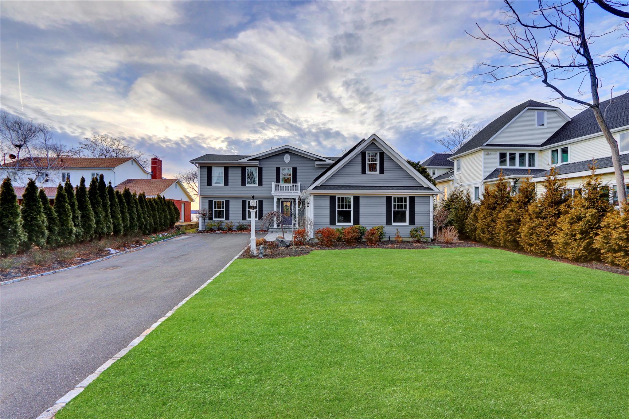 5 Argyle Drive, North Port, New York image 3