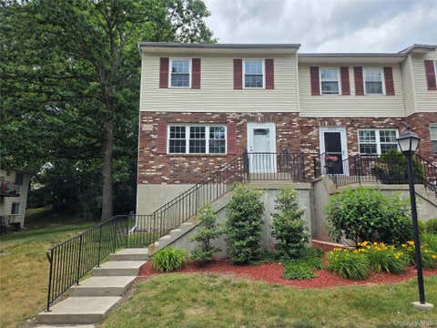 Condo For Sale - 276 Temple Hill Road #2001<br/> New Windsor, NY 12553