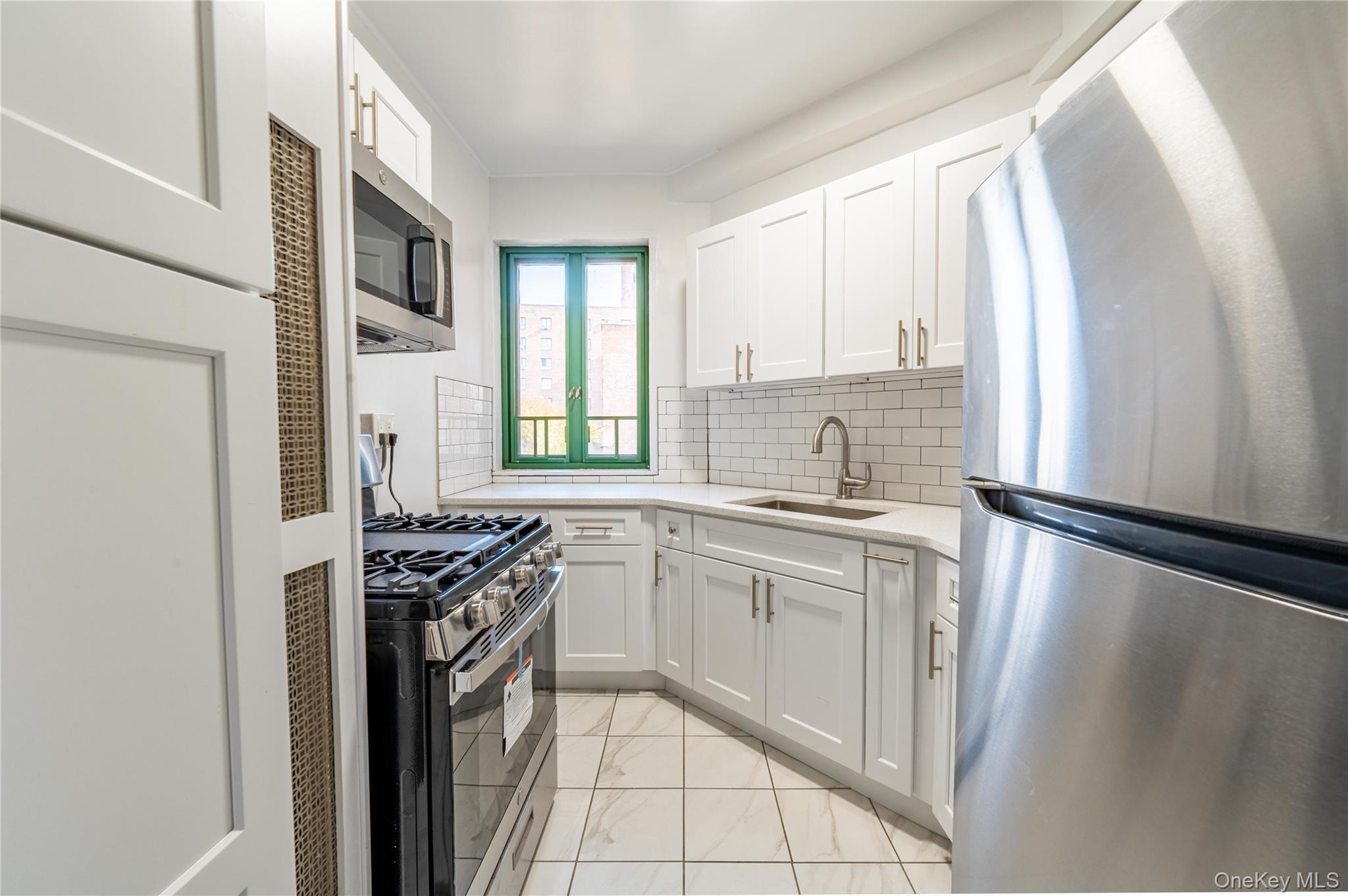 11 Metropolitan Oval 5F