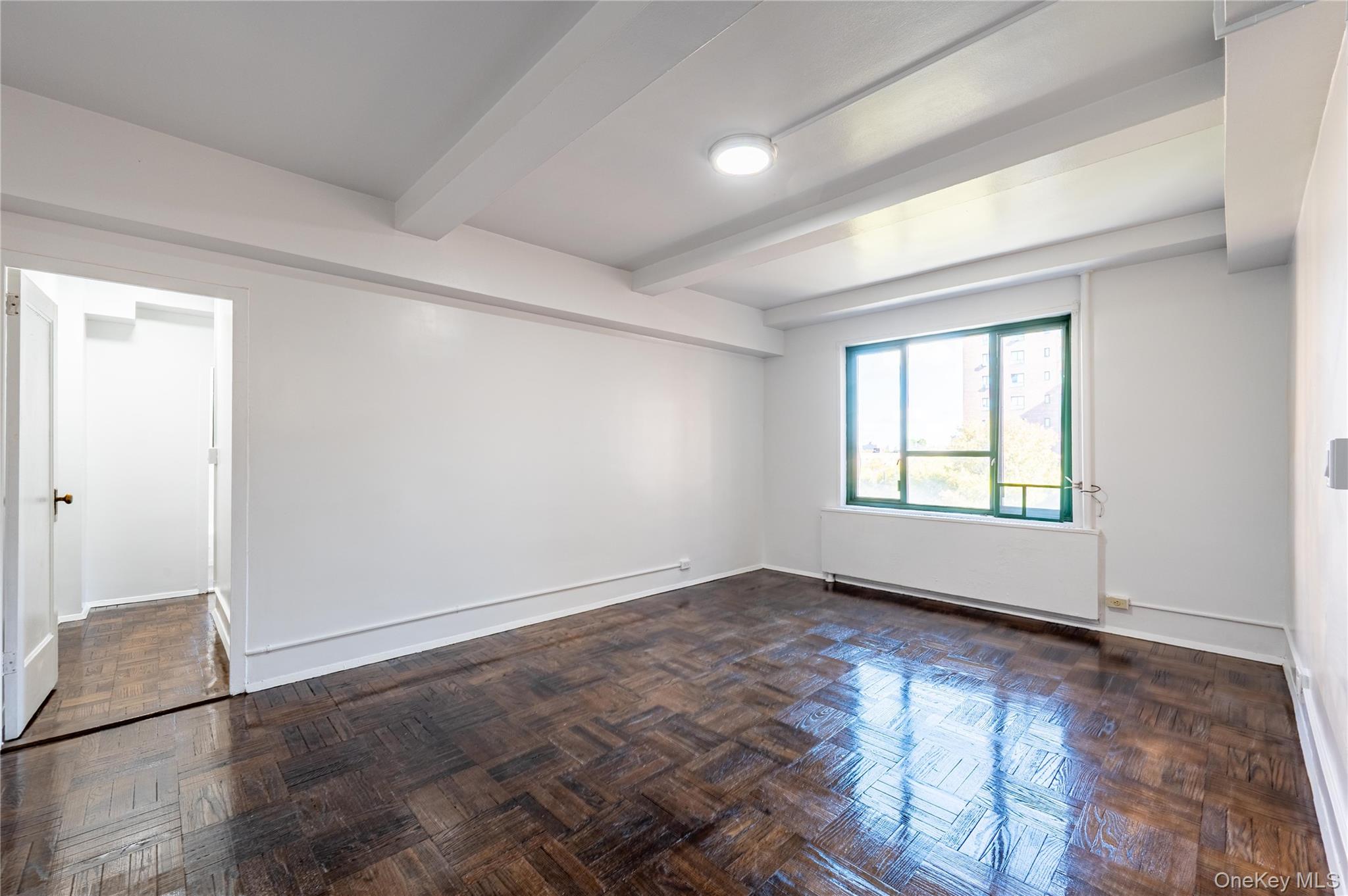 11 Metropolitan Oval 5F