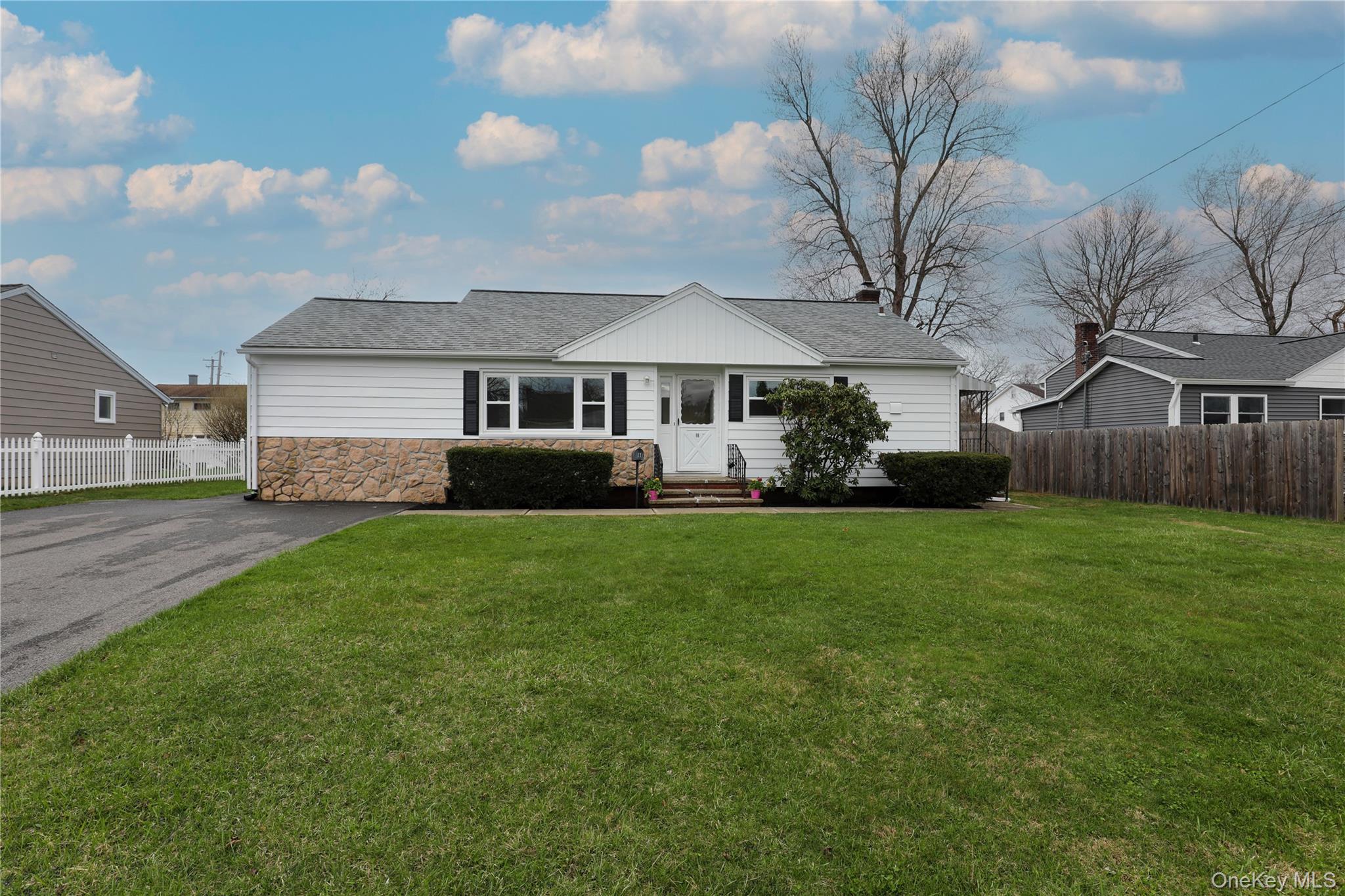 11 Mountain View Avenue